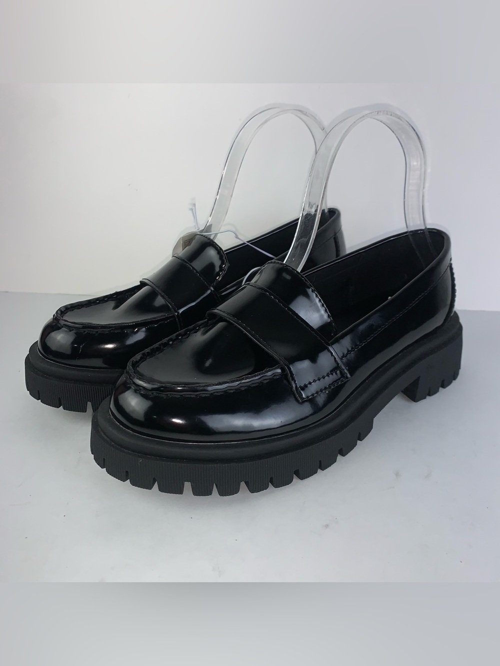 Old Navy Faux-Leather Chunky Heel Loafers womens size 6.5